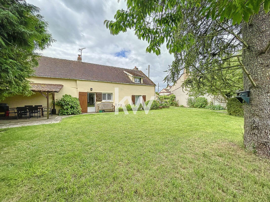 Maison à SAINT-GERMAIN-LAVAL