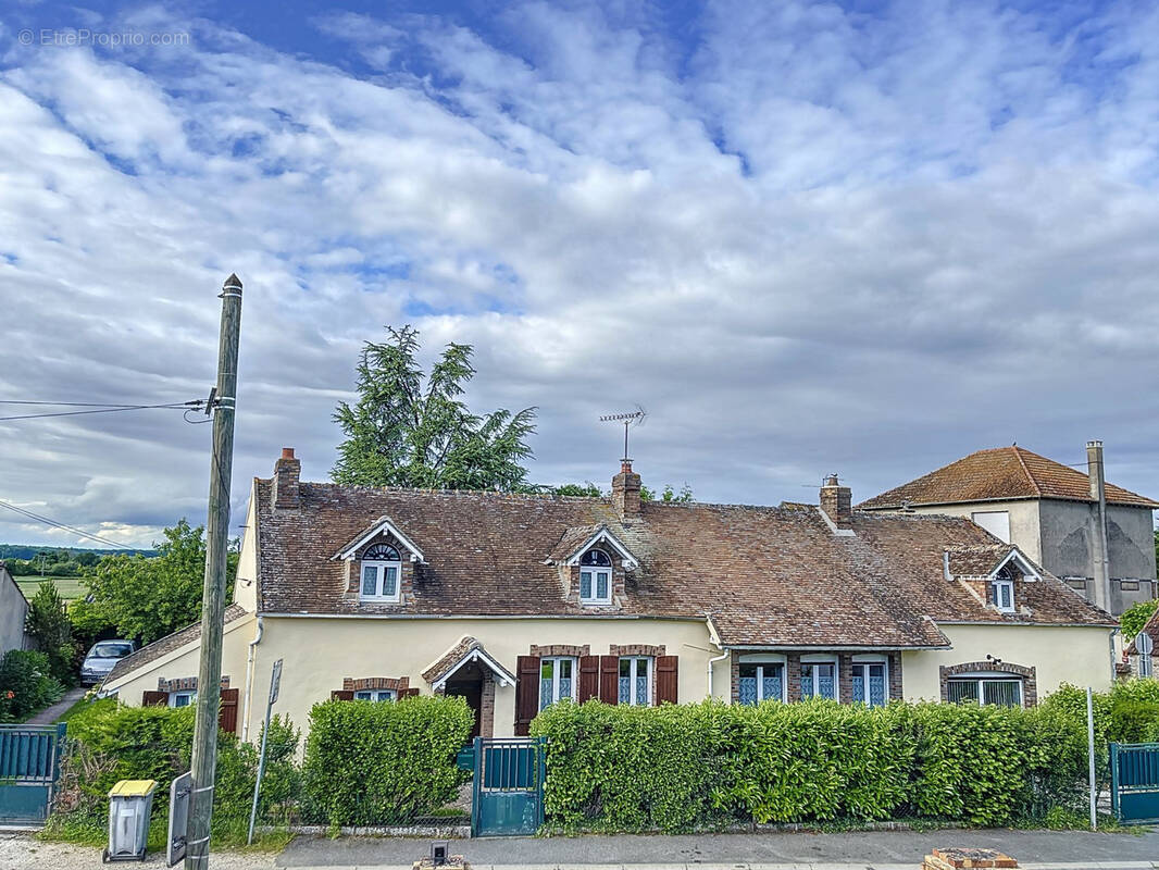 Maison à SAINT-GERMAIN-LAVAL