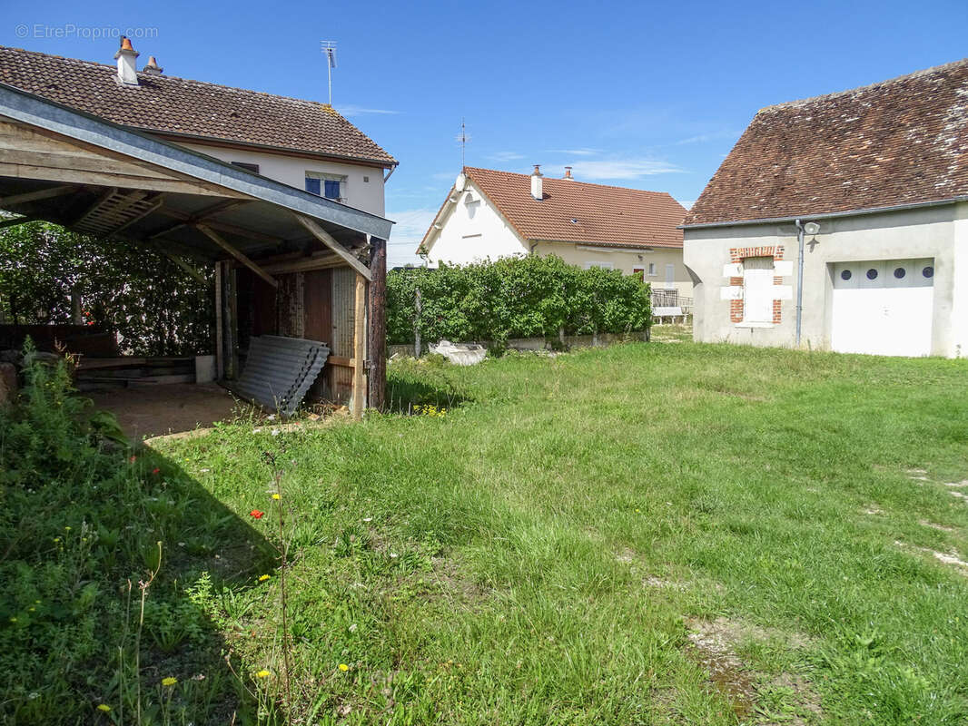 Parking à ROMORANTIN-LANTHENAY