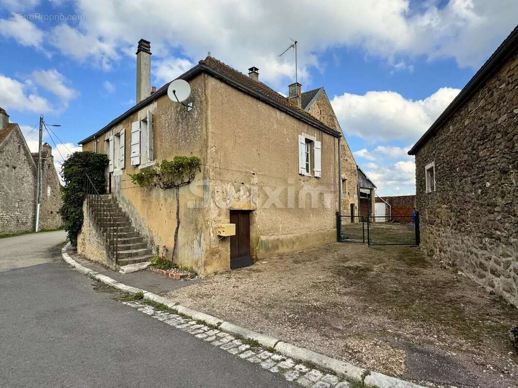 Maison à PONTAUBERT