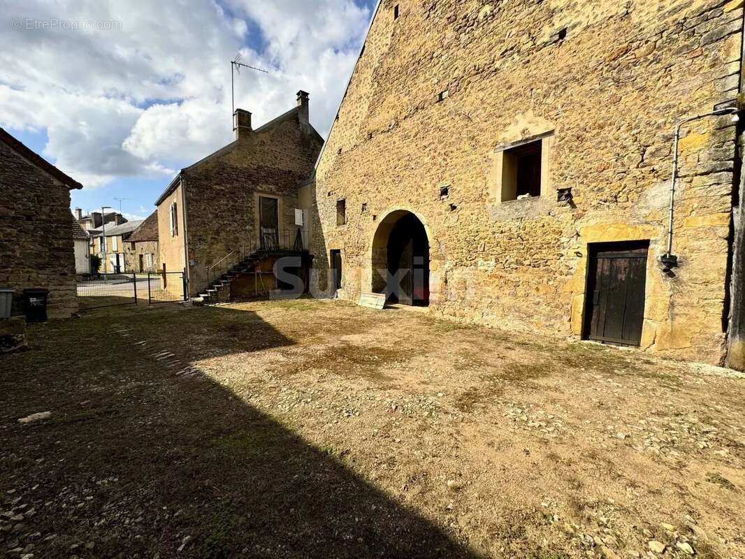 Maison à PONTAUBERT