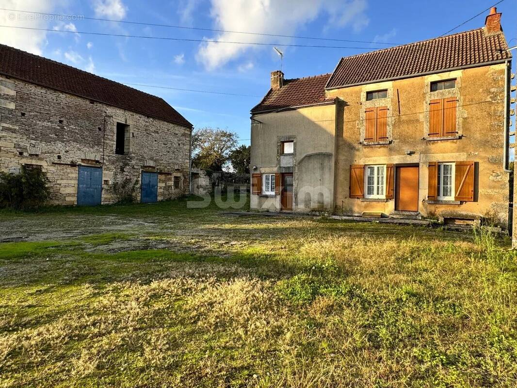 Maison à FAIN-LES-MOUTIERS