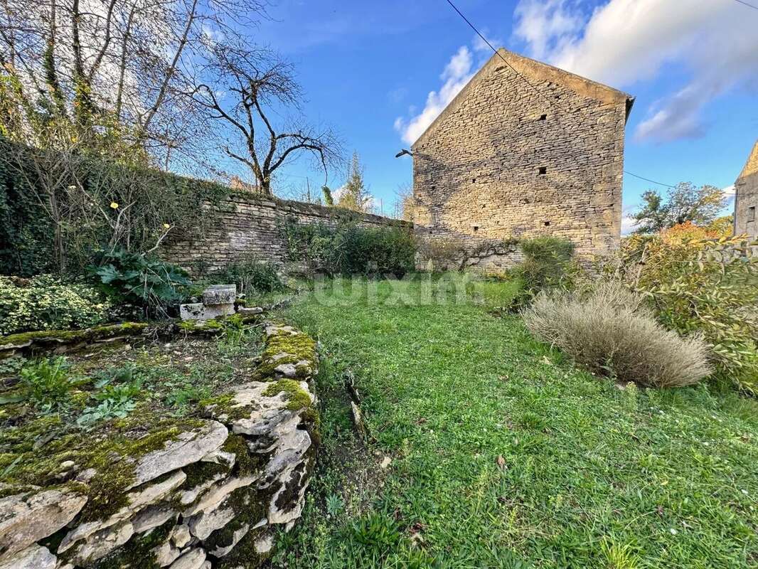 Maison à FAIN-LES-MOUTIERS