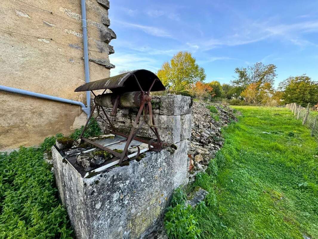 Maison à FAIN-LES-MOUTIERS