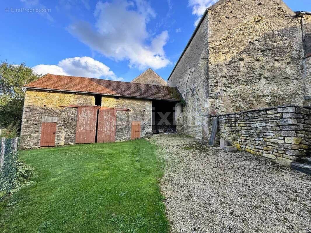 Maison à LUCY-LE-BOIS