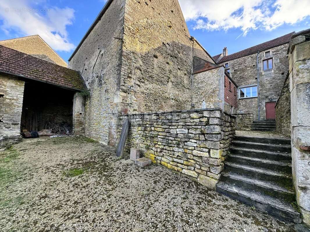 Maison à LUCY-LE-BOIS