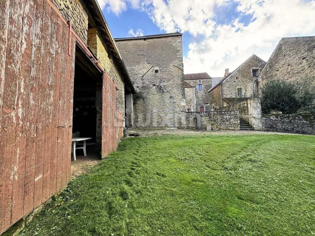 Maison à LUCY-LE-BOIS