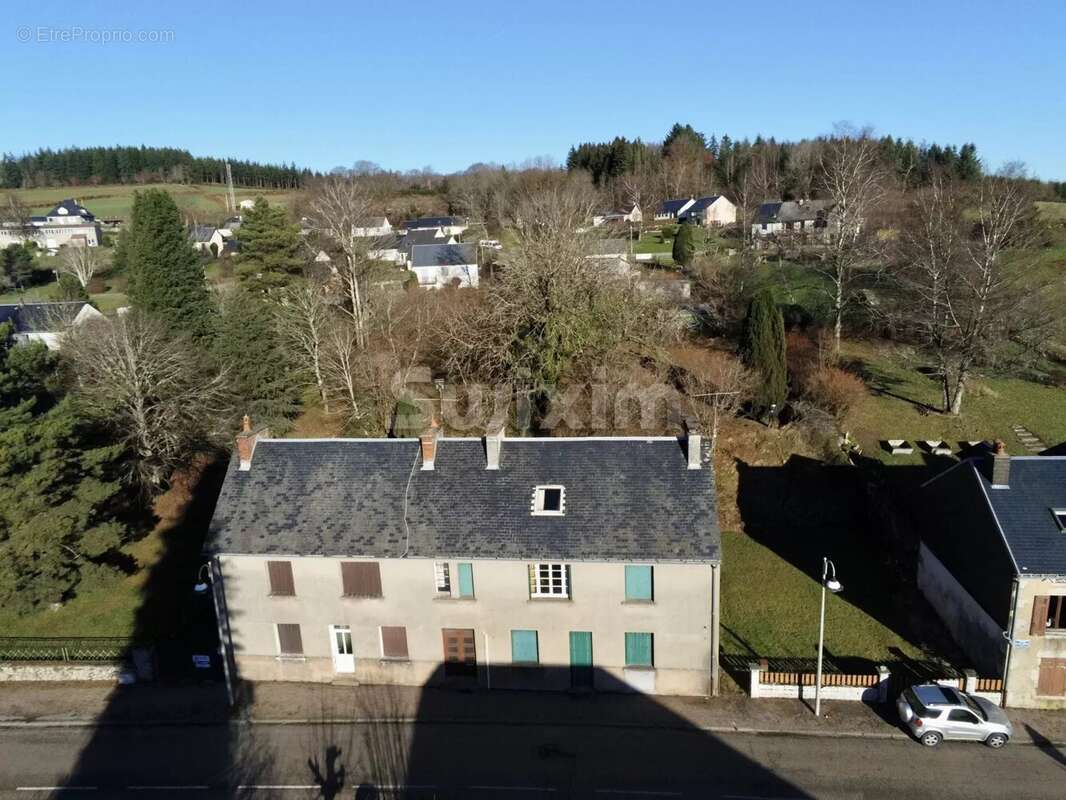 Maison à MONTSAUCHE-LES-SETTONS