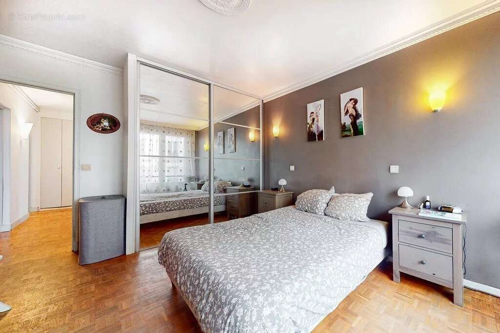 Appartement à LEVALLOIS-PERRET