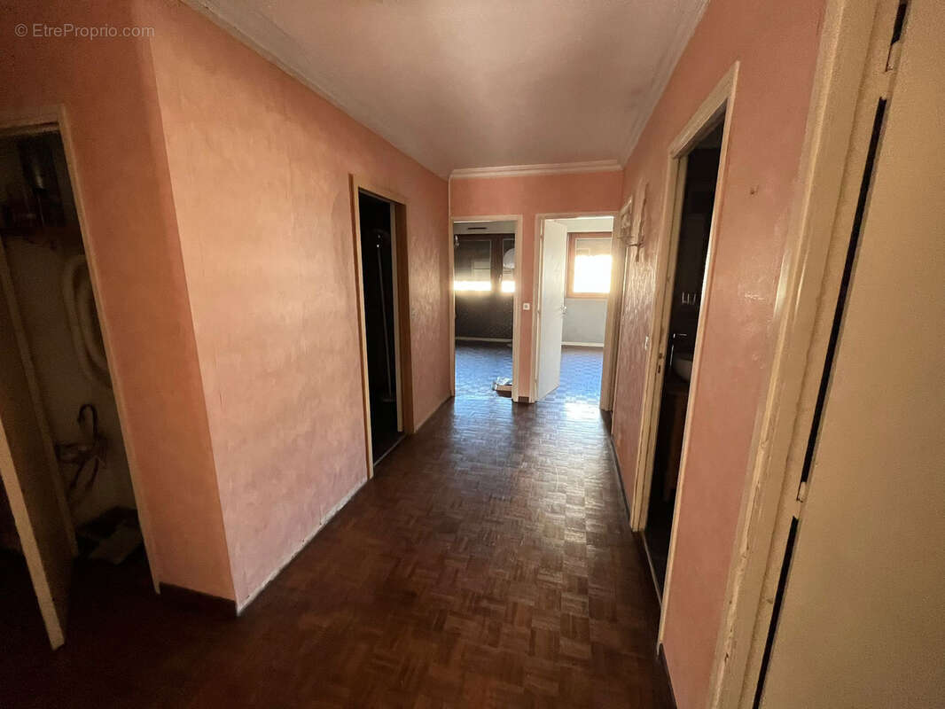 Appartement à MARSEILLE-6E