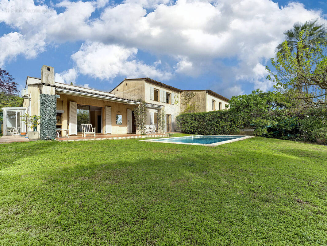 Maison à VILLENEUVE-LOUBET