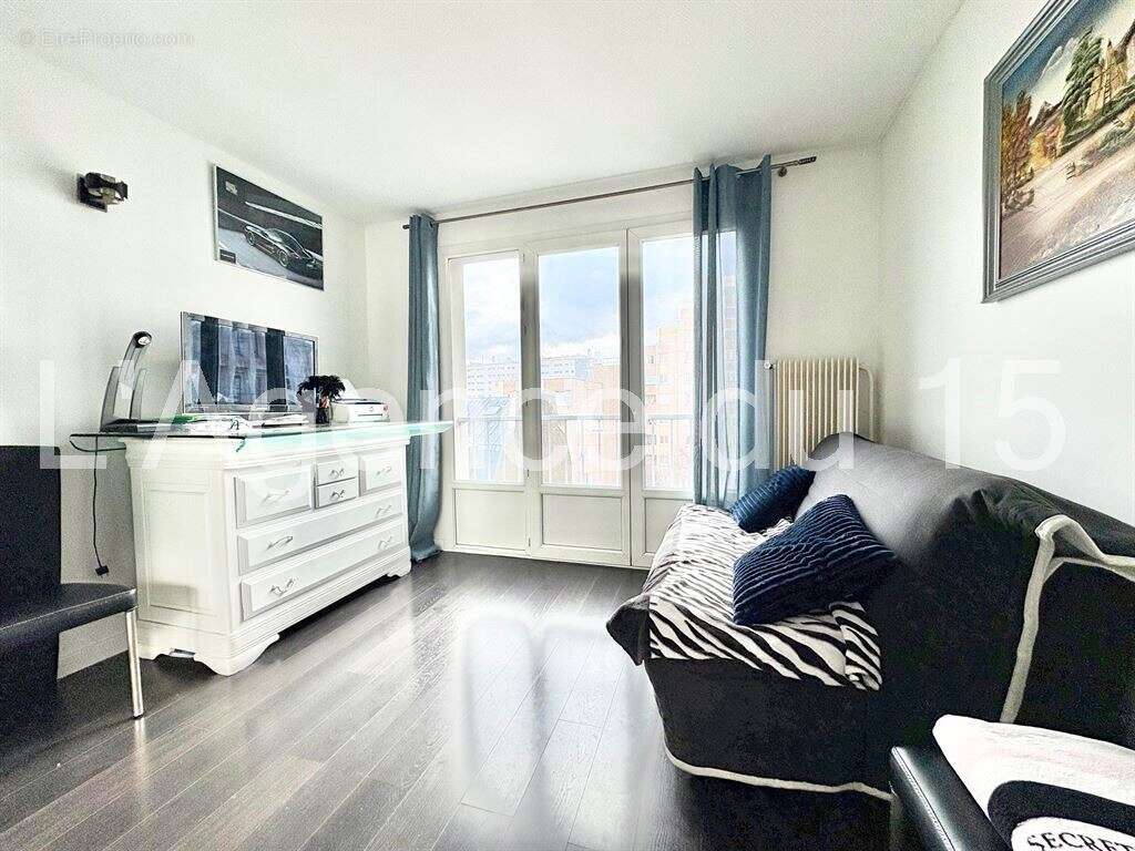 Appartement à PARIS-15E