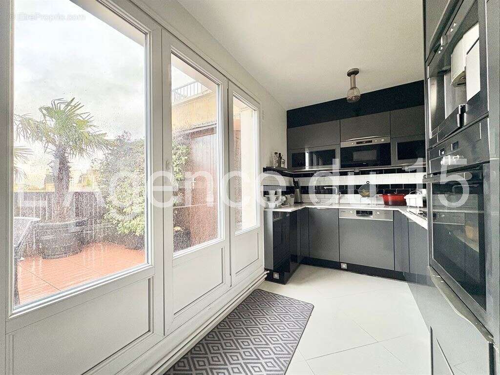 Appartement à PARIS-15E