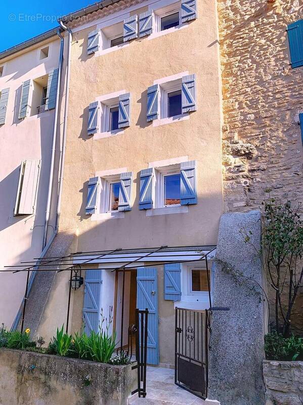 Photo 1 - Maison à LA ROQUE-SUR-PERNES