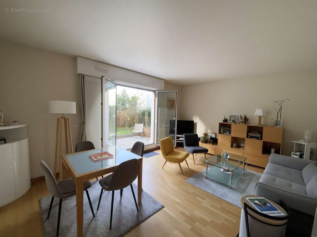 Appartement à LA CELLE-SAINT-CLOUD