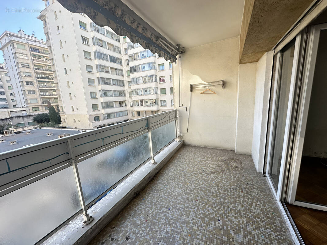 Appartement à MARSEILLE-8E