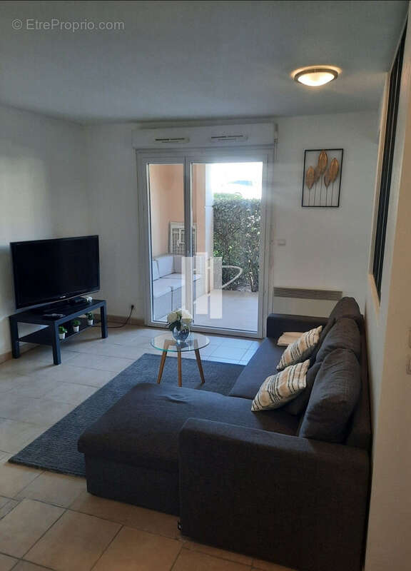 Appartement à ROQUEBRUNE-SUR-ARGENS