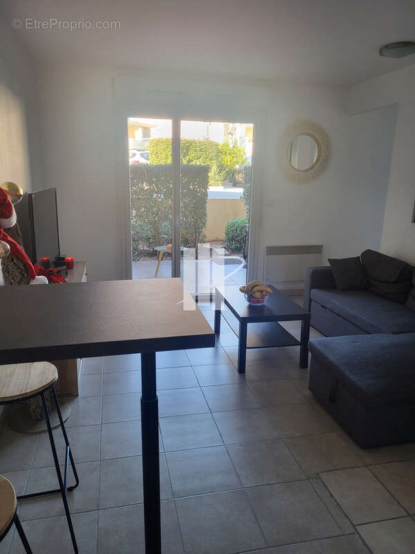 Appartement à ROQUEBRUNE-SUR-ARGENS