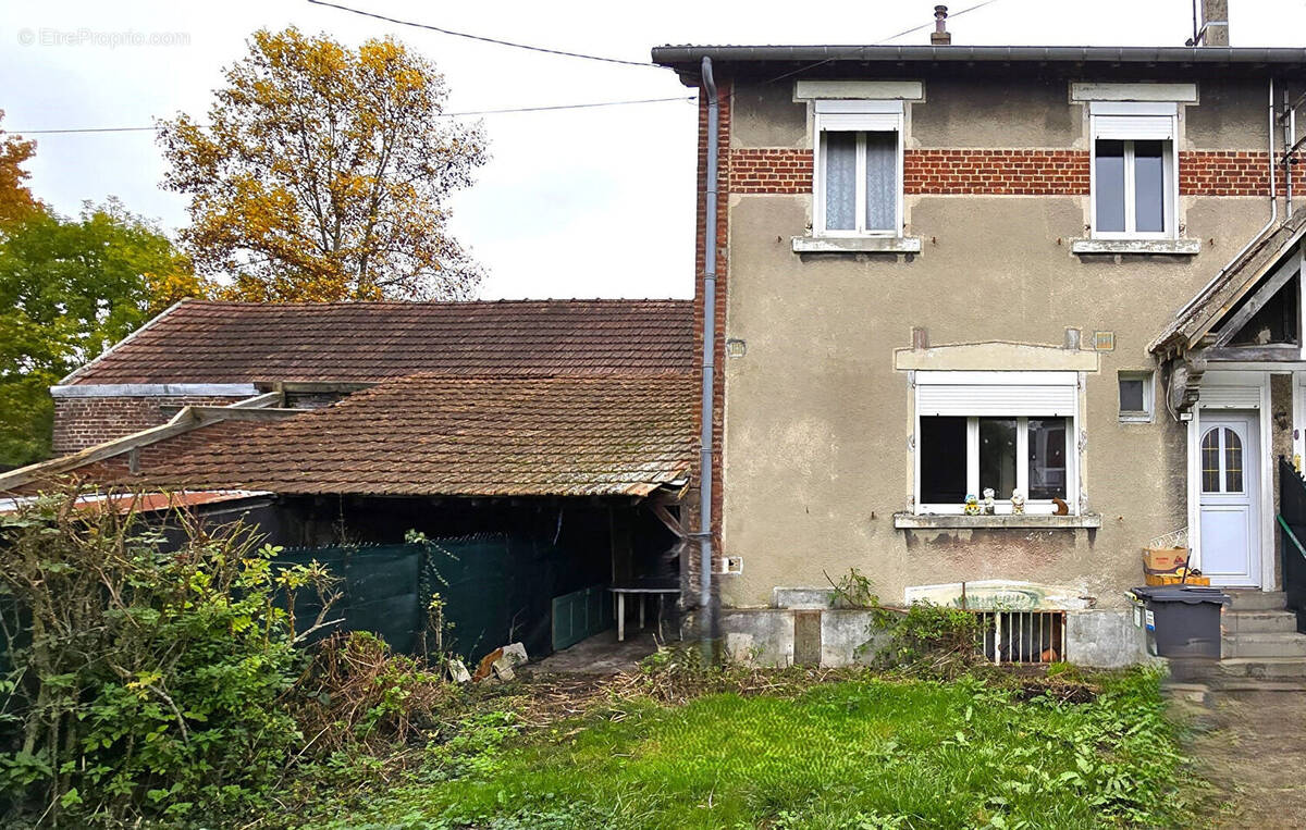 Maison à LONGUEIL-ANNEL