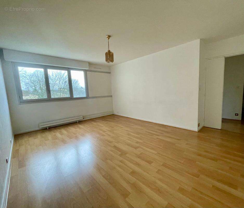 Appartement à LES ULIS