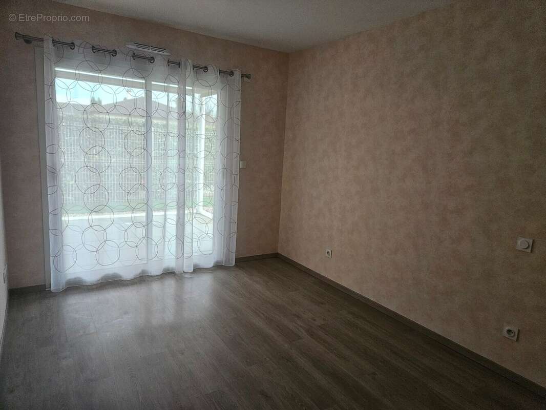 Appartement à CHARNAY-LES-MACON