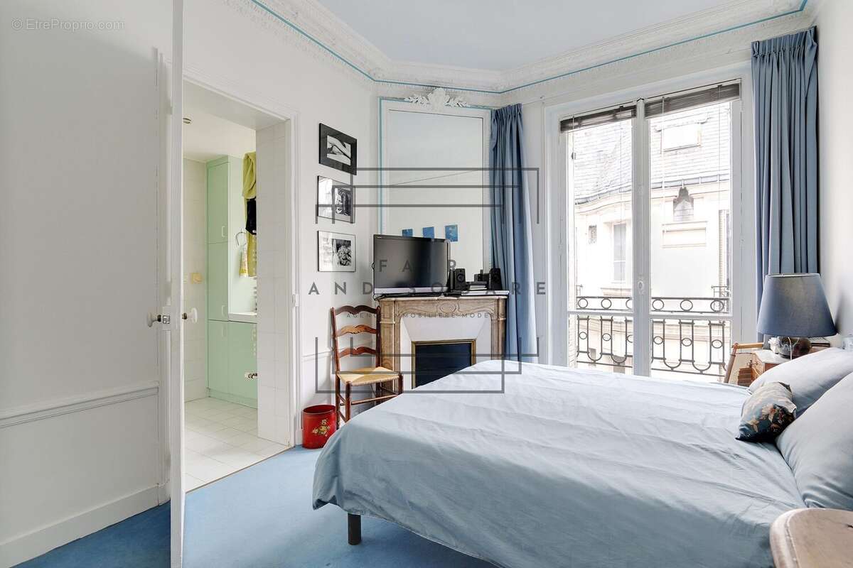 Appartement à PARIS-17E