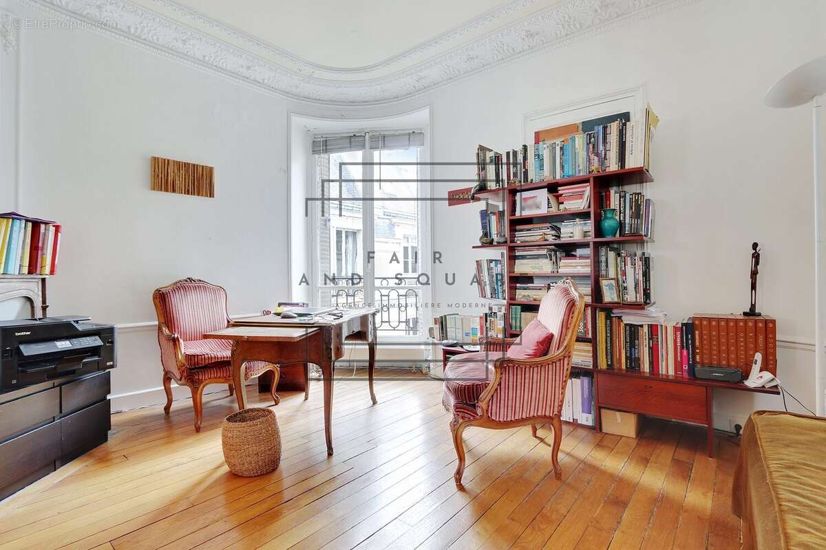 Appartement à PARIS-17E