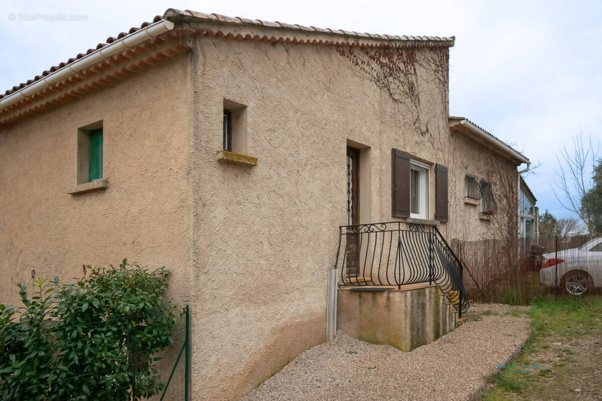 Appartement à VINON-SUR-VERDON