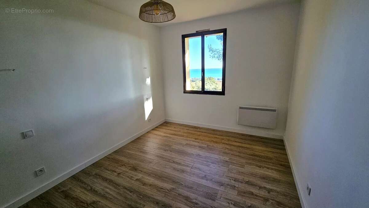 Appartement à VILLENEUVE-LOUBET