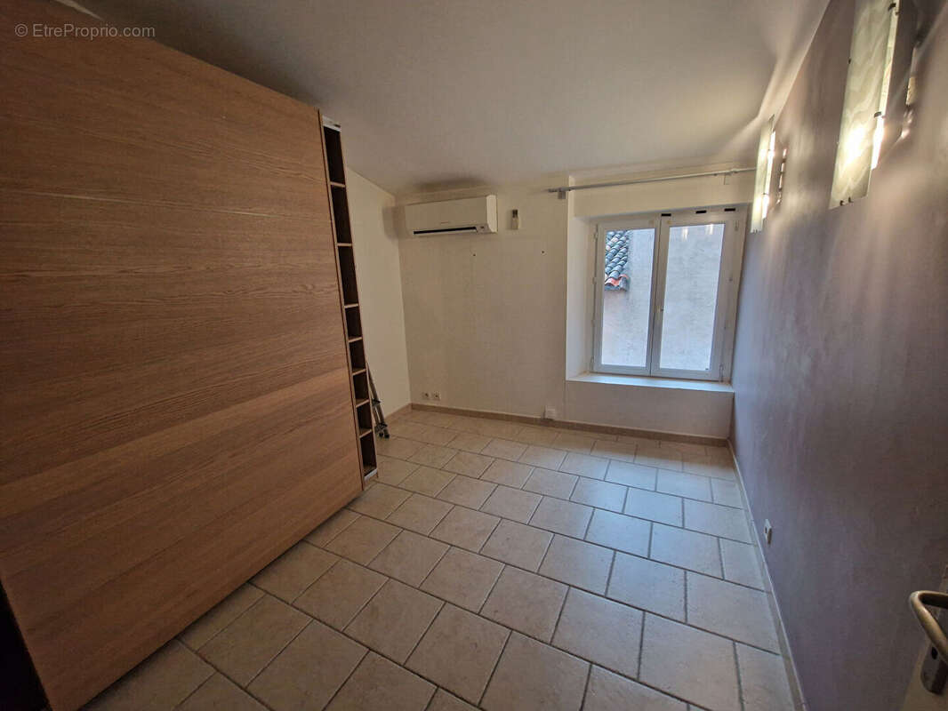 Appartement à FLASSANS-SUR-ISSOLE