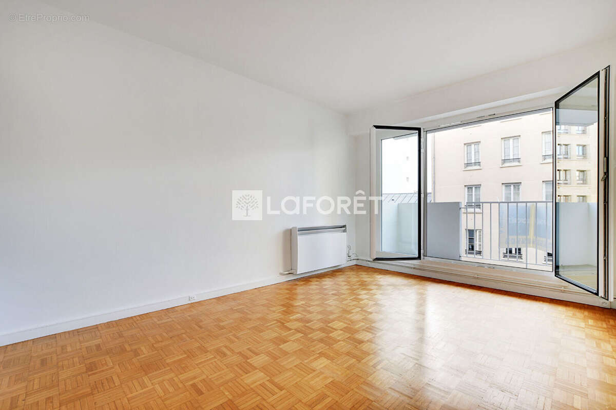 Appartement à PARIS-15E