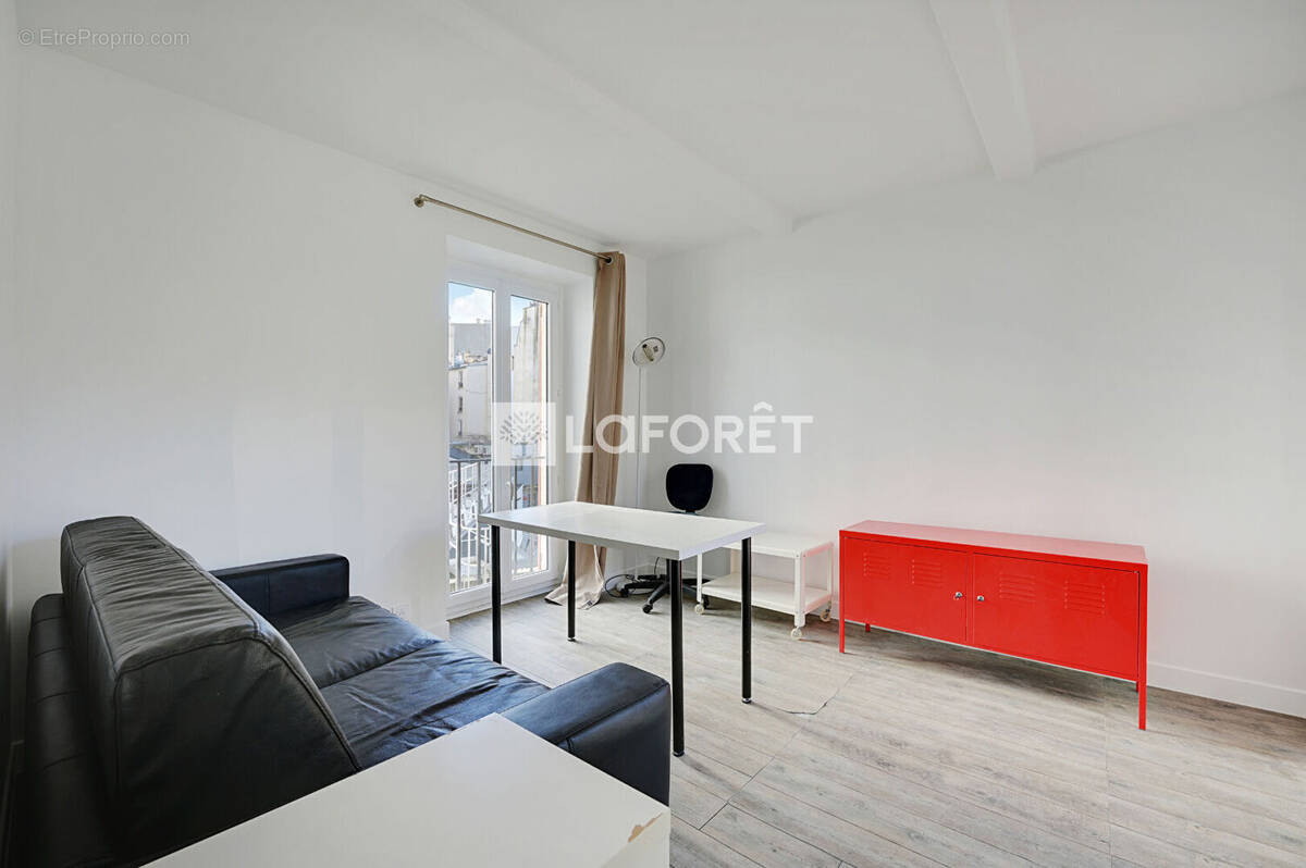 Appartement à PARIS-14E