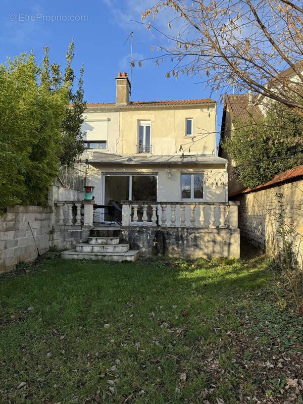 Maison à SAINT-MAUR-DES-FOSSES