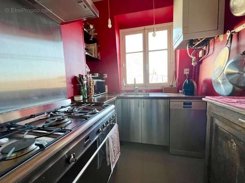 Appartement à PARIS-18E