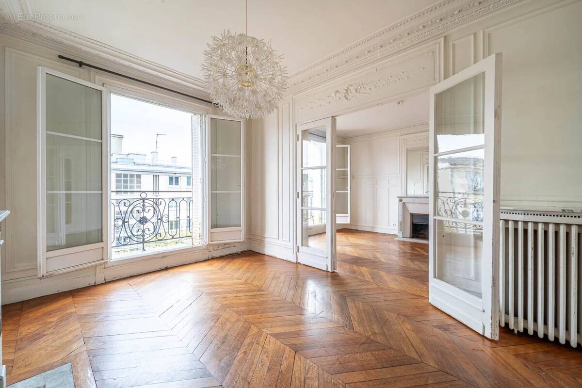 Appartement à PARIS-15E