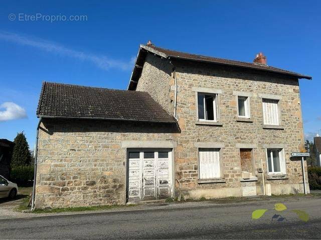 Maison à SAINT-AMAND-LE-PETIT