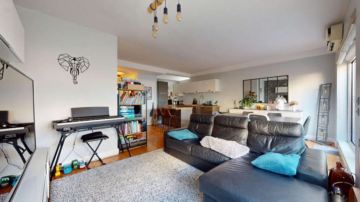 Appartement à LA GARENNE-COLOMBES