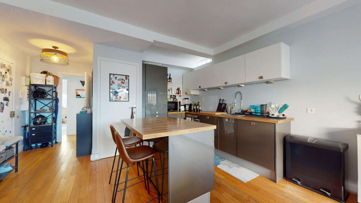 Appartement à LA GARENNE-COLOMBES