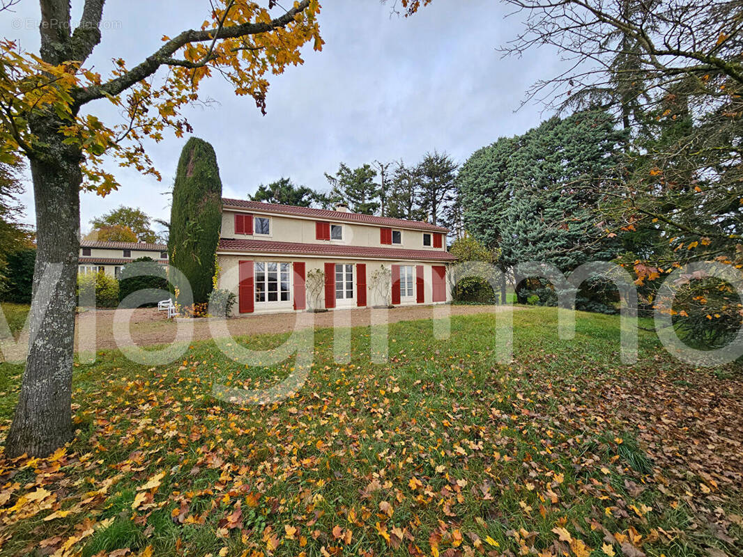 Maison à MARCY-L&#039;ETOILE