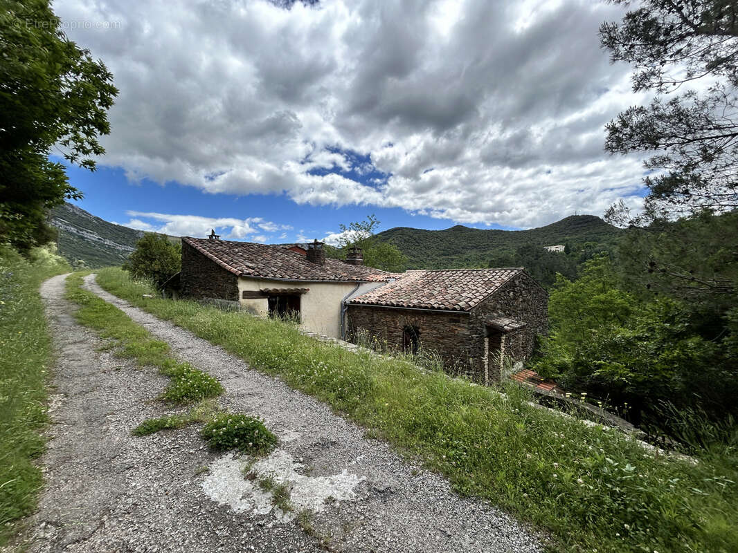 Maison à SUMENE