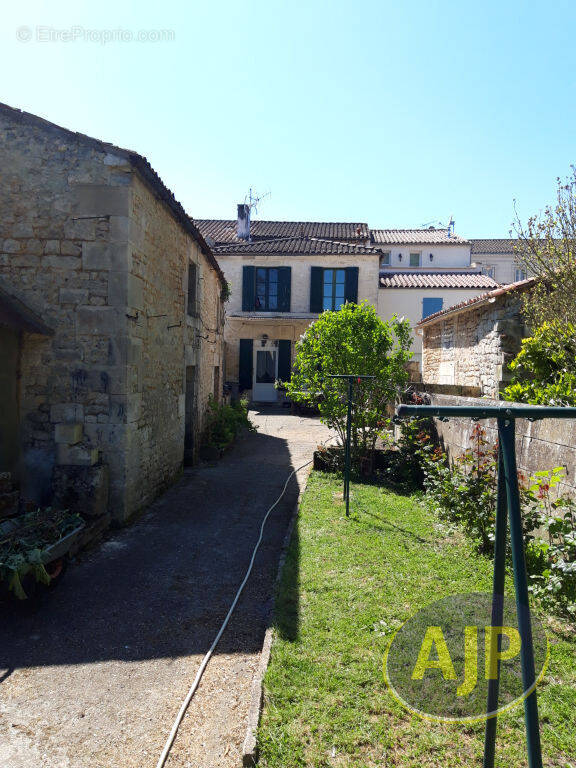 Maison à PONS