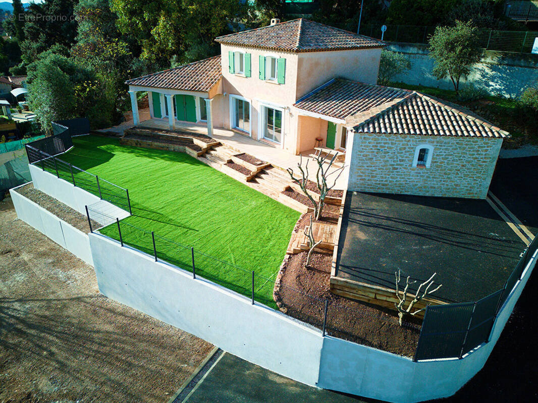 Maison à CARNOULES