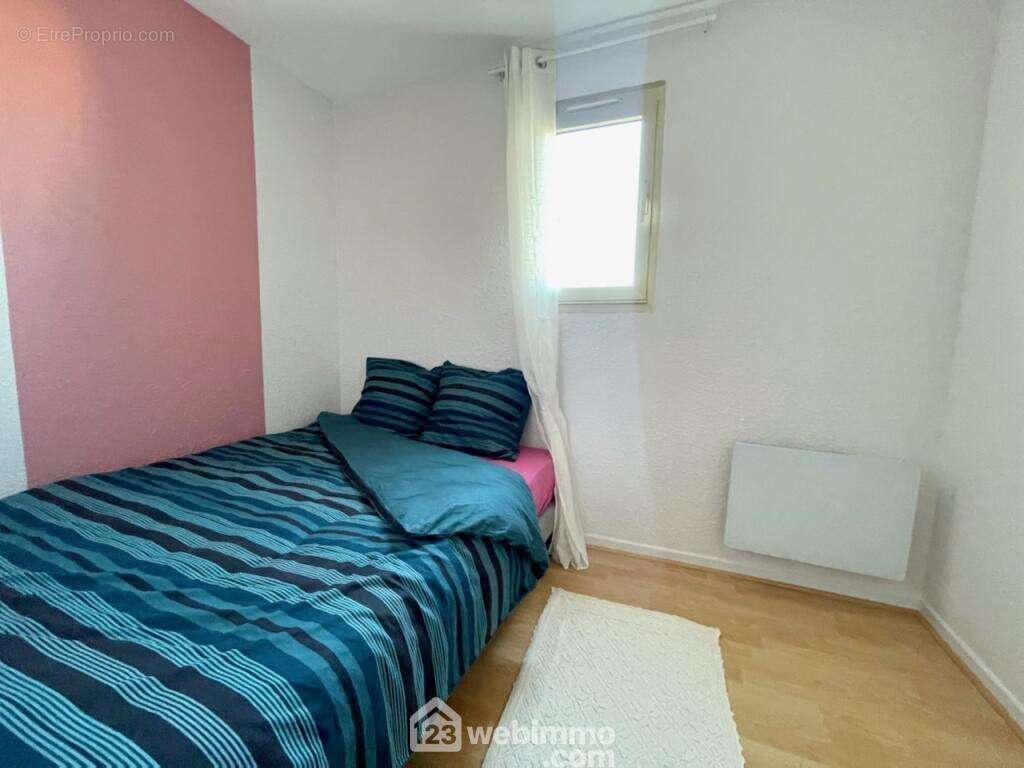 La chambre avec sa penderie - Appartement à SAINTE-MAXIME