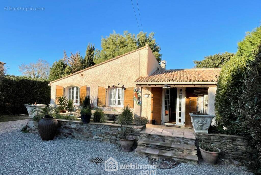 Charmante Villa individuelle de Plain pied, jardin de 750m2 - Maison à GRIMAUD