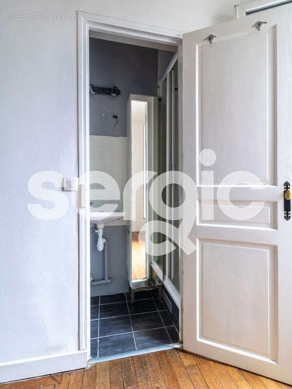 Appartement à PARIS-14E