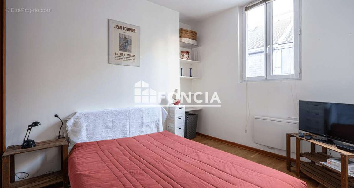 Appartement à PARIS-7E