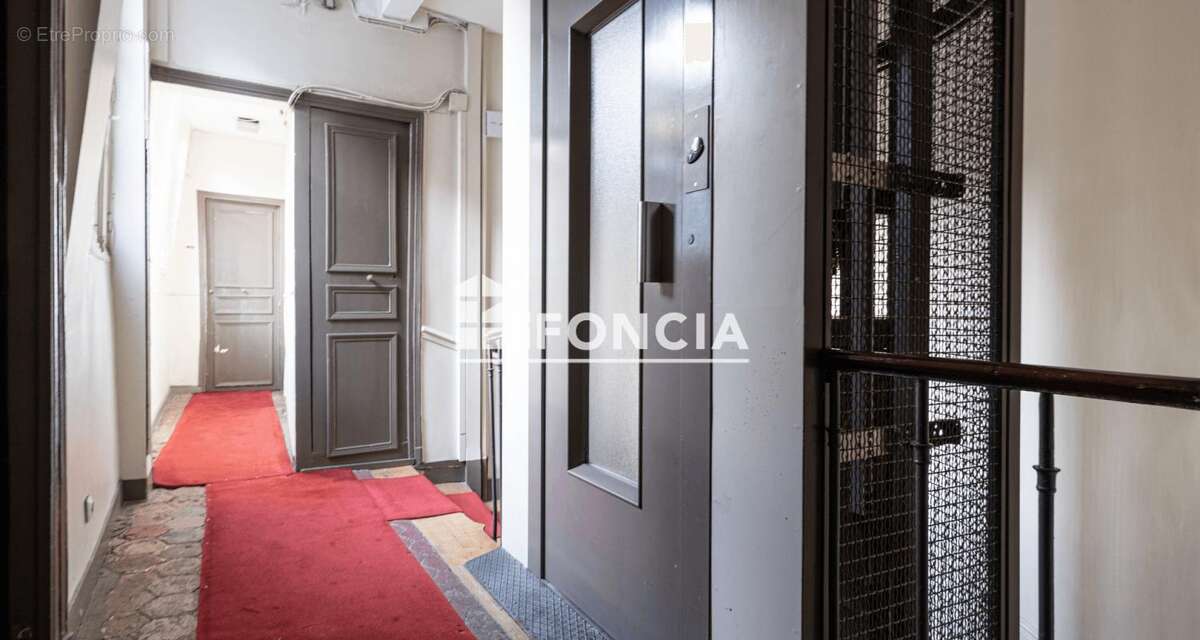 Appartement à PARIS-7E