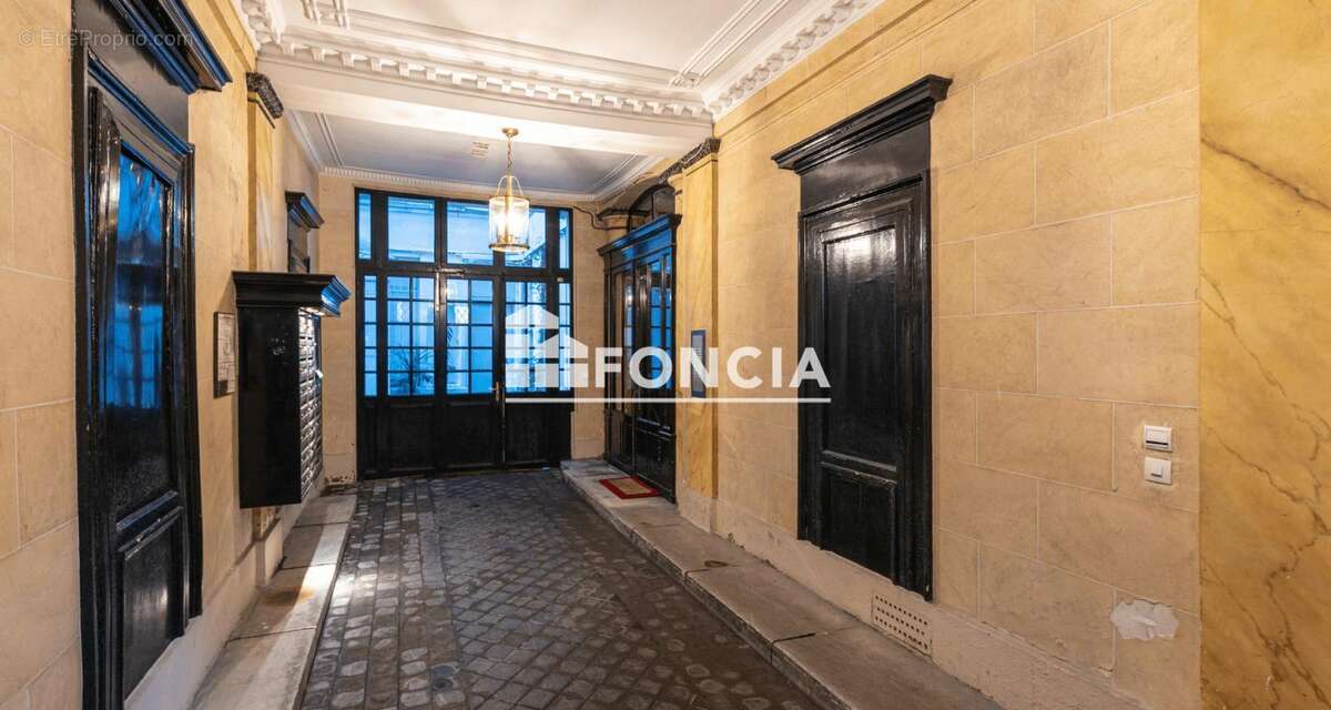 Appartement à PARIS-7E