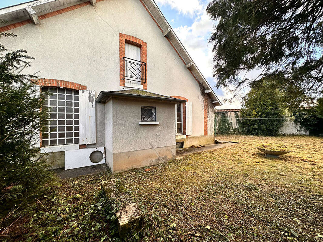 Maison à AUBIGNY-SUR-NERE