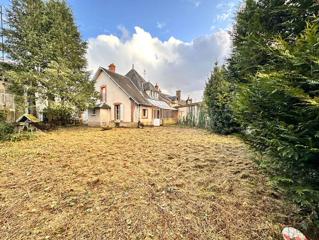 Maison à AUBIGNY-SUR-NERE